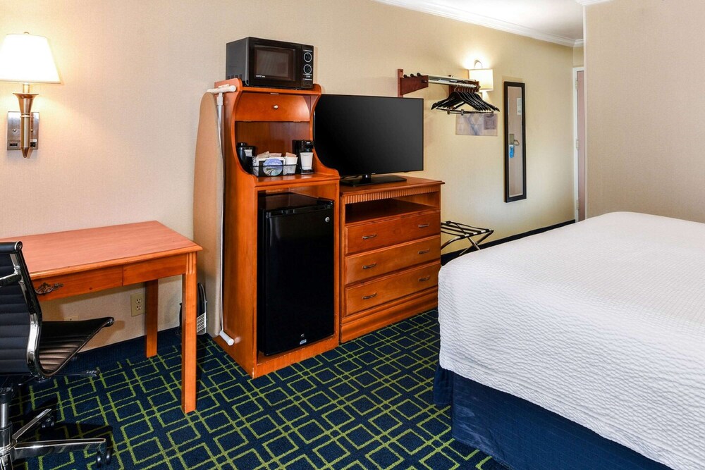 SureStay Hotel by Best Western Ontario Airport