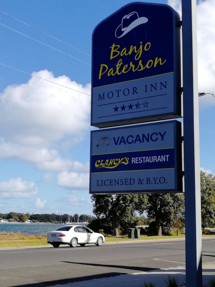 Front of property, Banjo Paterson Motor Inn