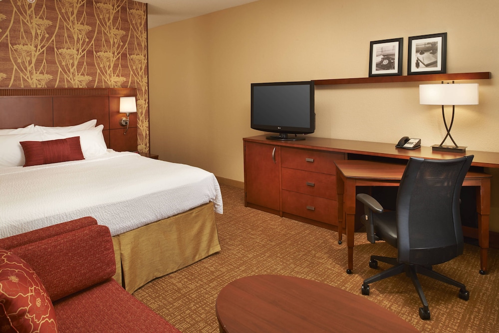 Courtyard by Marriott Toledo Airport Holland