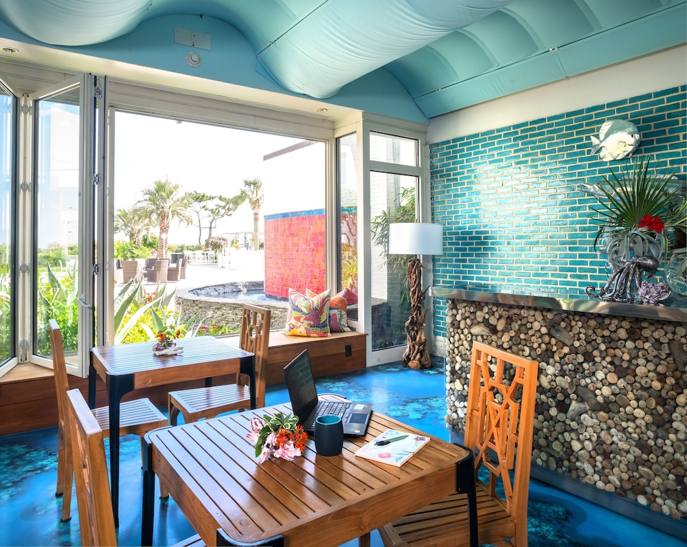 Blockade Runner Beach Resort