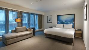 Minibar, in-room safe, laptop workspace, blackout curtains