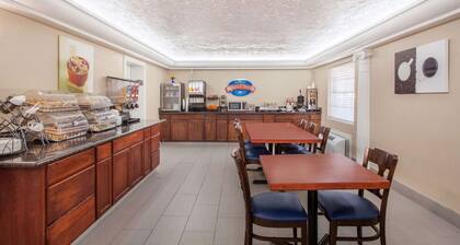 Baymont by Wyndham Lake City