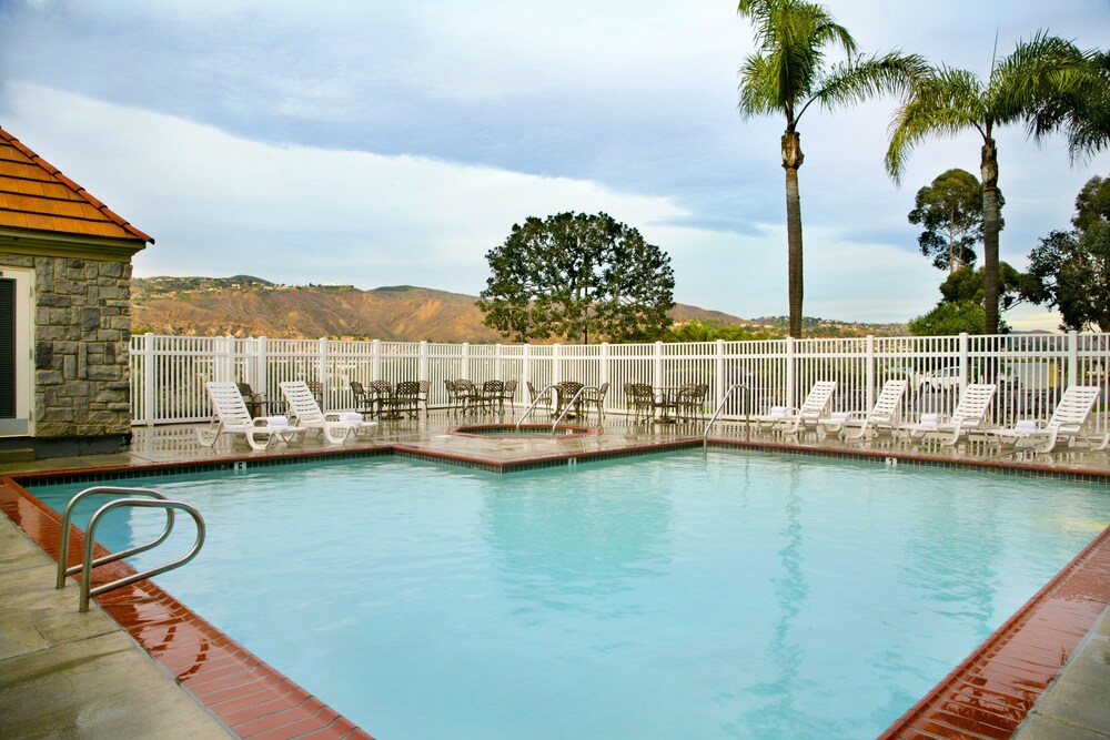 Outdoor pool, Ayres Suites Yorba Linda