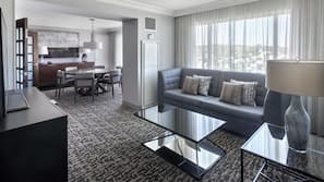 1 bedroom, premium bedding, down comforters, pillowtop beds