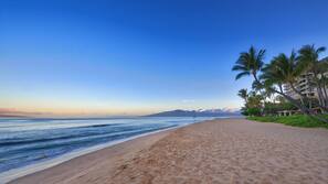 Private beach nearby, beach cabanas, sun loungers, beach umbrellas