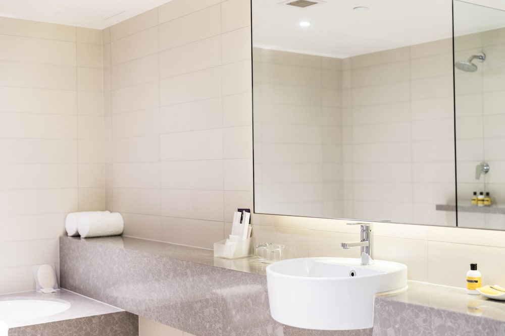 Bathroom, Hyatt Regency Sydney