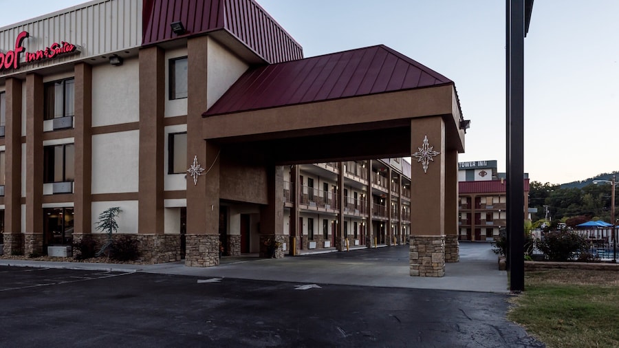 Red Roof Inn & Suites Pigeon Forge - Parkway
