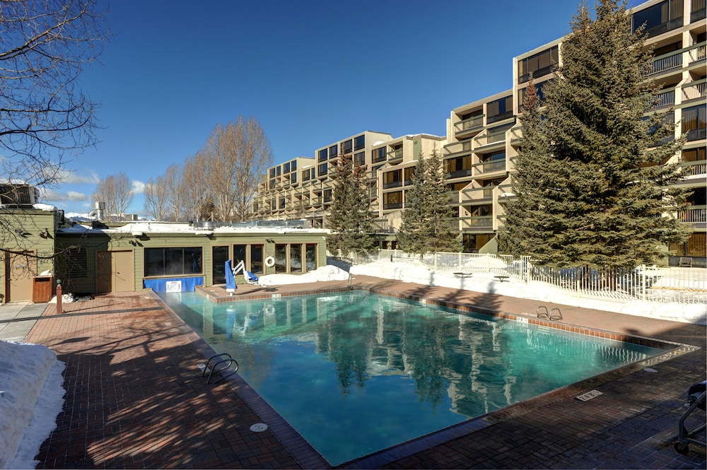 Outdoor pool, Keystone Lodge & Spa by Keystone Resort