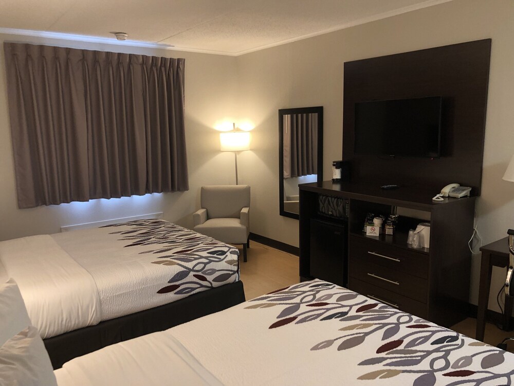 Red Roof Inn Norwich in Norwich | Best Rates & Deals on Orbitz