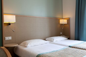 Hotel corona opera france