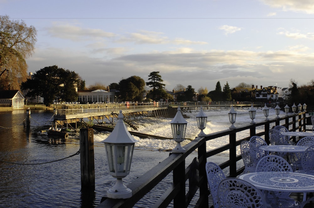 Lake, Macdonald Compleat Angler