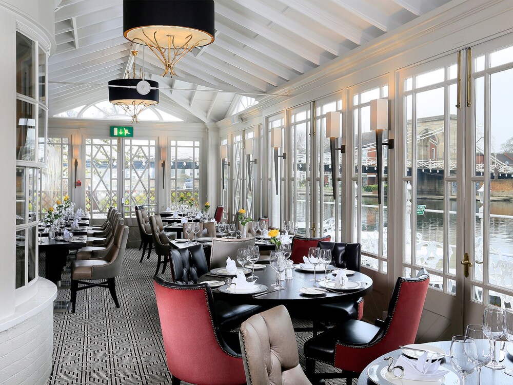 Restaurant, Macdonald Compleat Angler