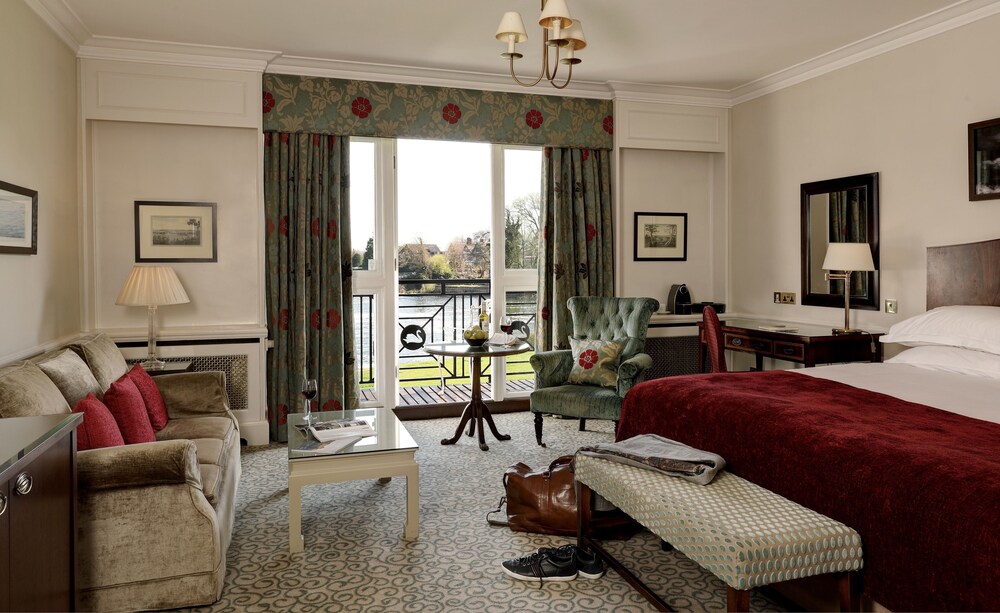 Room, Macdonald Compleat Angler