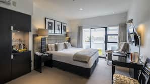 Egyptian cotton sheets, premium bedding, pillow top beds, minibar