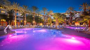 7 outdoor pools, pool umbrellas, pool loungers