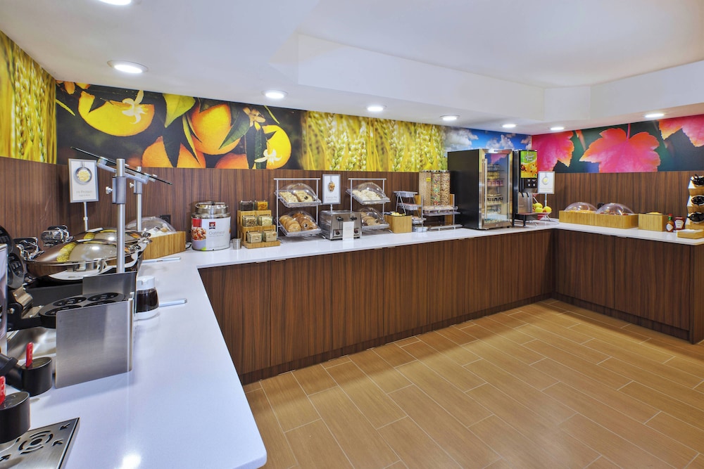 Breakfast meal, Fairfield by Marriott Inn & Suites Herndon Reston