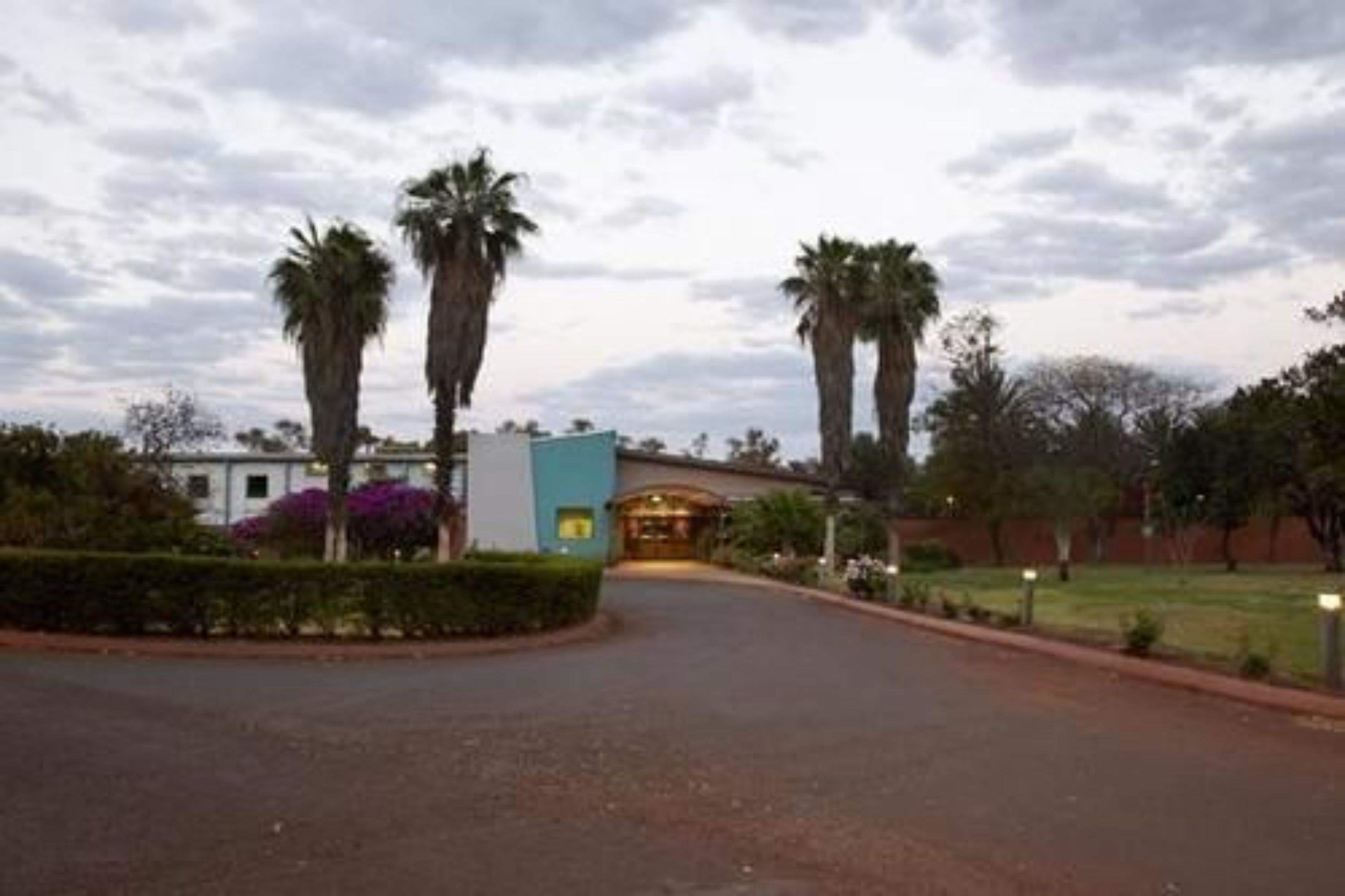 Seasons Hotel Newman