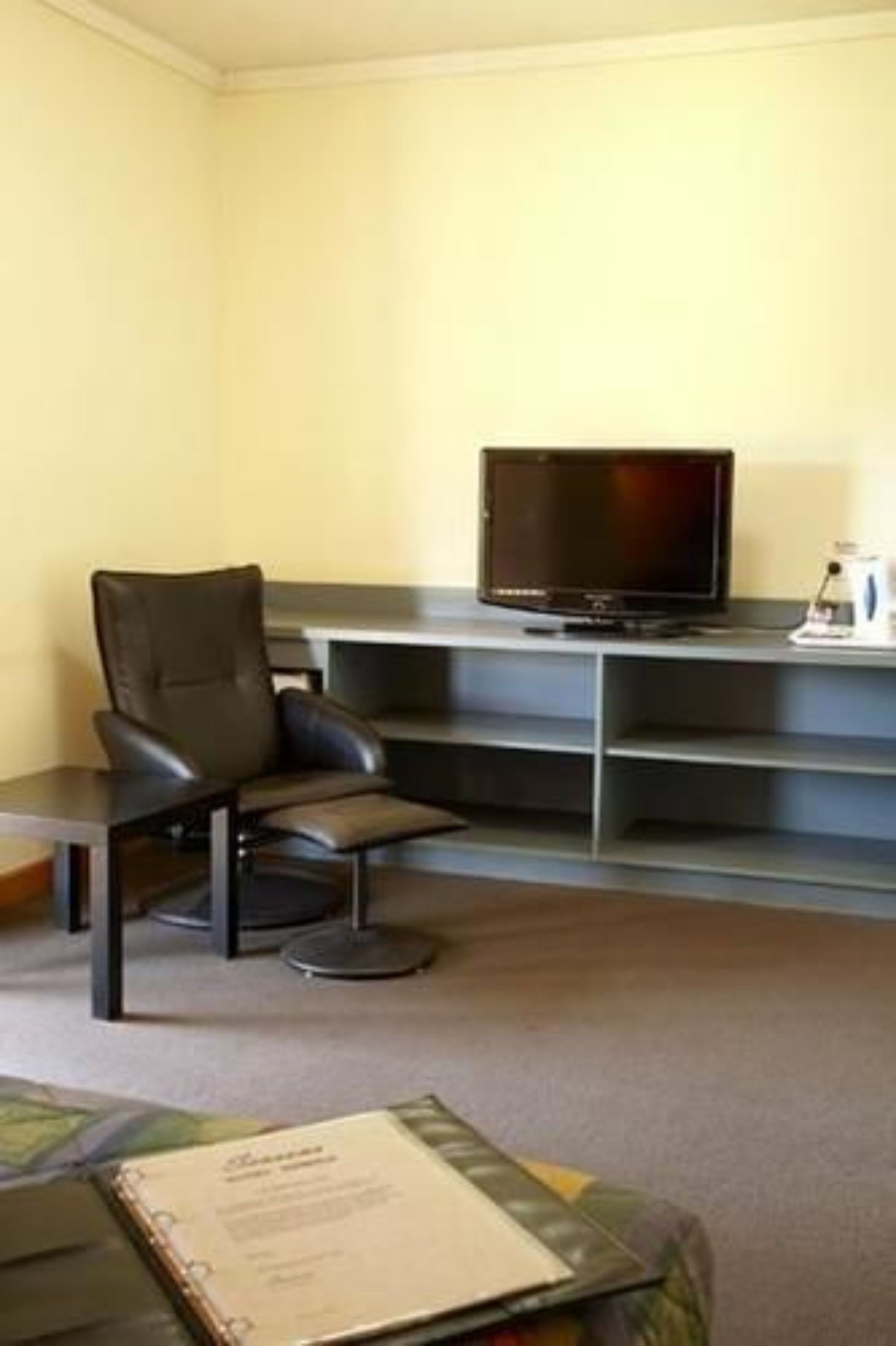 Seasons Hotel Newman