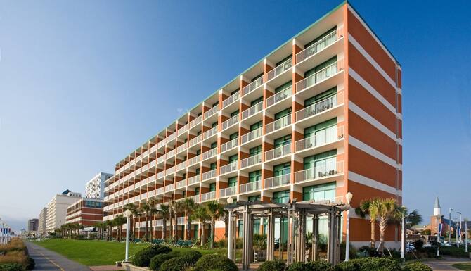 Holiday Inn Suites Virginia Beach North Beach In Norfolk