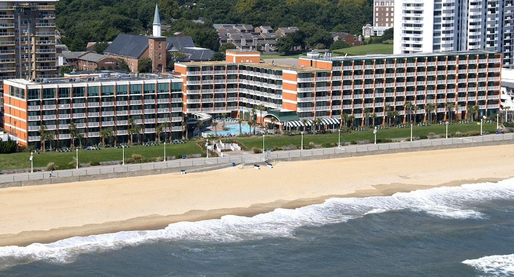 Holiday Inn Suites Virginia Beach North Beach An Ihg Hotel In Virginia Beach Hotel Rates Reviews On Orbitz