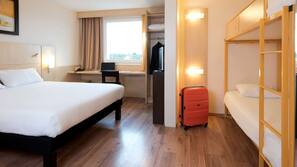 Premium bedding, in-room safe, desk, blackout drapes