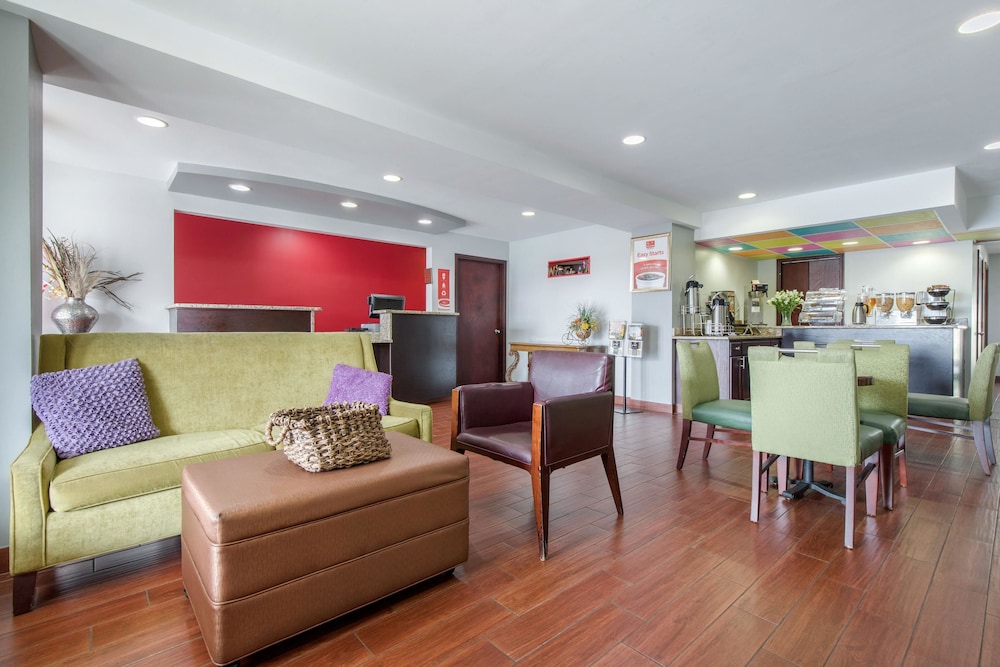 Econo Lodge In Aiken Hotel Deals Rates Reviews On Exterior Featured Image Lobby