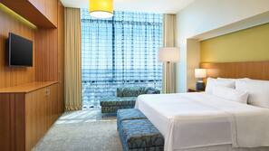 Premium bedding, pillowtop beds, minibar, in-room safe