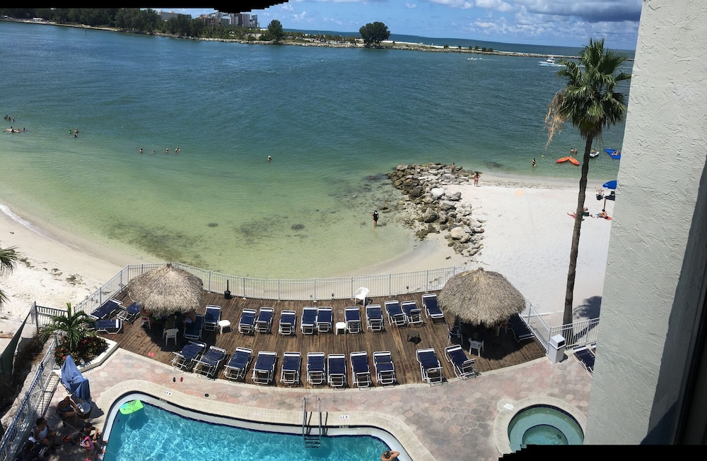 Beach, Gulfview Hotel on the Beach