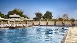 Indoor pool, outdoor pool