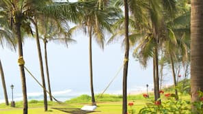 Beach nearby, beach towels, beach yoga