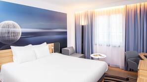 Een minibar, een kluis op de kamer, verduisterende gordijnen