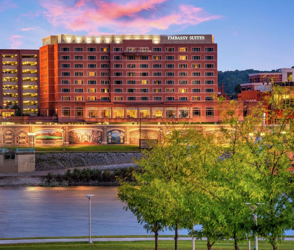 Embassy Suites by Hilton Cincinnati RiverCenter in Cincinnati Best