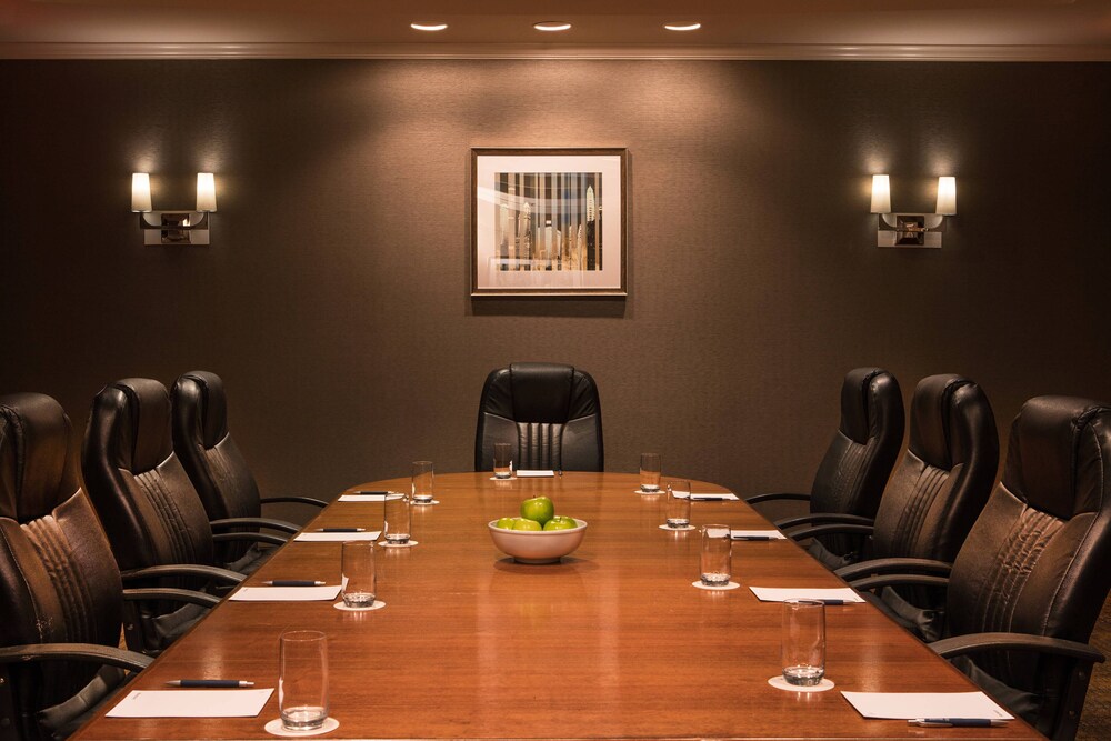 Sheraton Suites Chicago Elk Grove