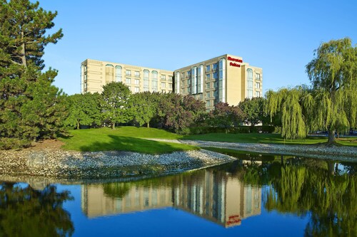 Great Place to stay Sheraton Suites Chicago Elk Grove near Elk Grove Village 