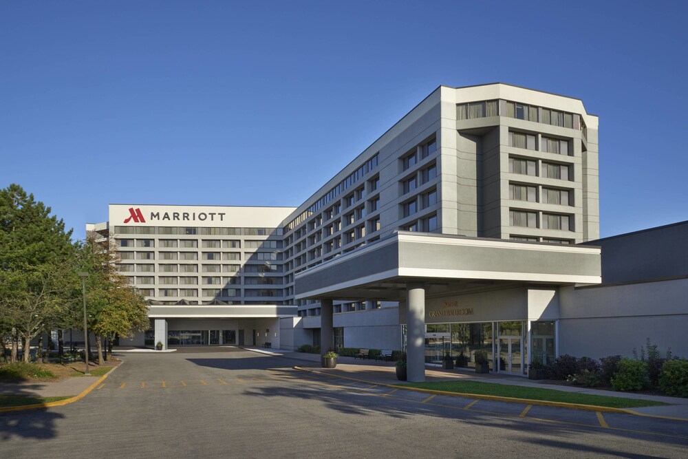 Exterior, Toronto Airport Marriott Hotel