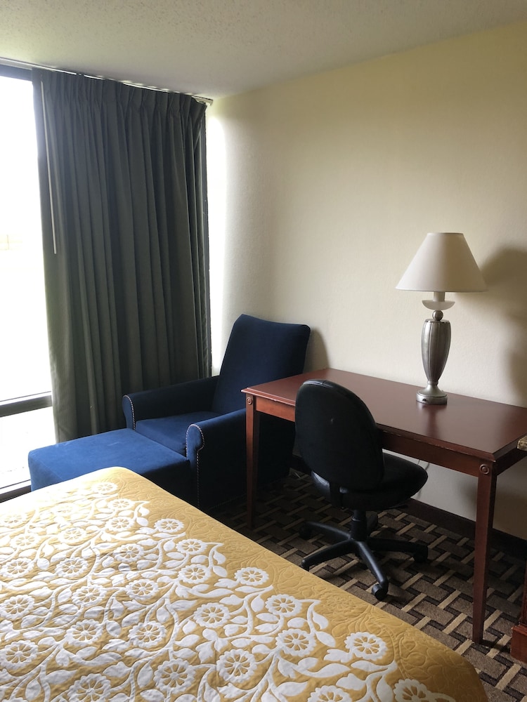 Days Inn by Wyndham Fayetteville-South/I-95 Exit 49