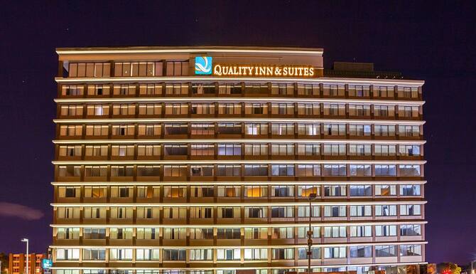 Quality Inn Suites Cincinnati Downtown In Cincinnati Oh Expedia