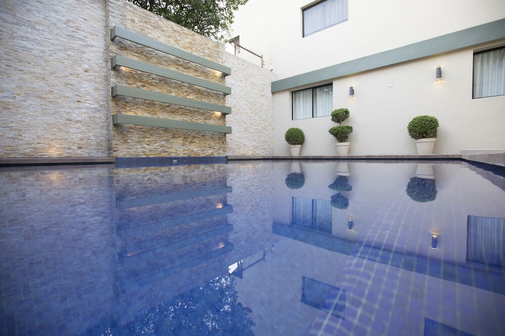 Outdoor pool, Antaris Valle