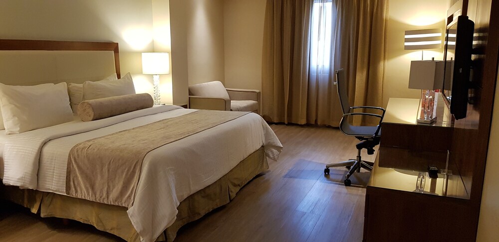 Room, Antaris Valle