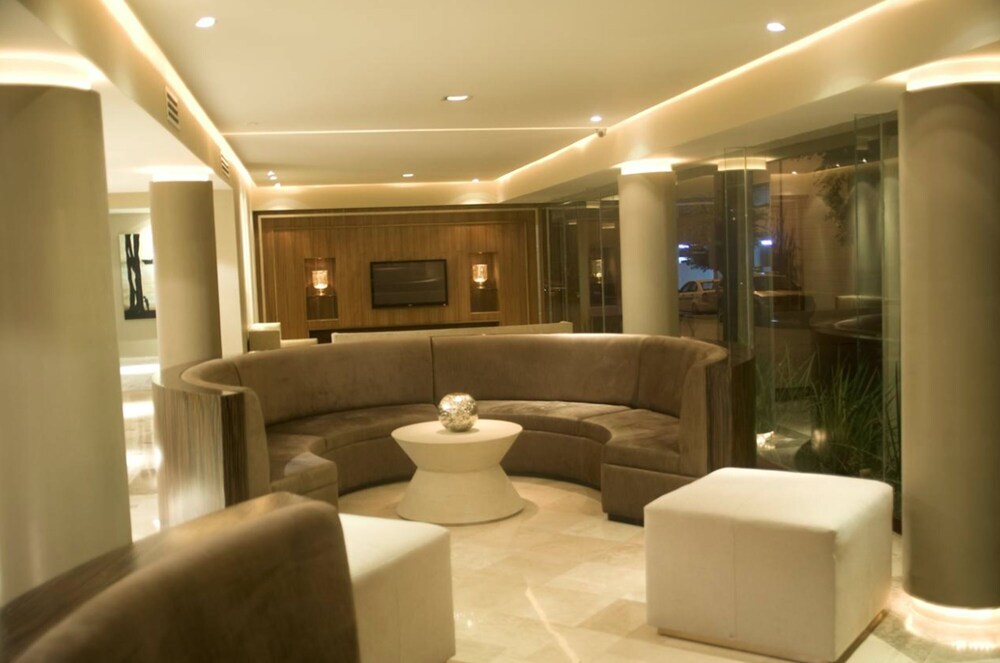 Lobby, Antaris Valle