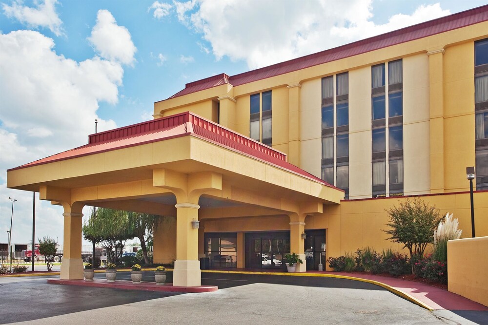 Book Quinta Inn Suites Memphis Airport Graceland Area Memphis