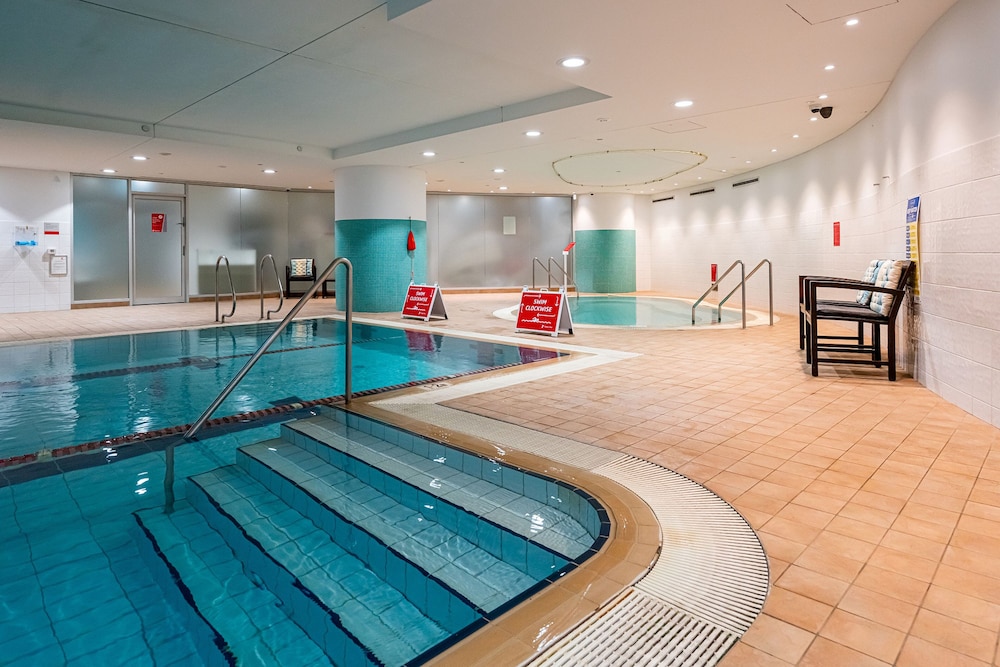 Indoor pool, Hilton Sydney