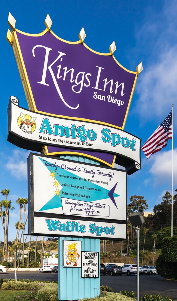 Exterior, Kings Inn San Diego