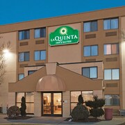 T F Green Airport Hotels 64 Near The Providence La Quinta Inn Suites Warwick Providence Airport