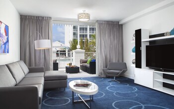 B Resort Spa In The Disney Springs Resort Area Orlando 79 Room Prices Reviews Travelocity