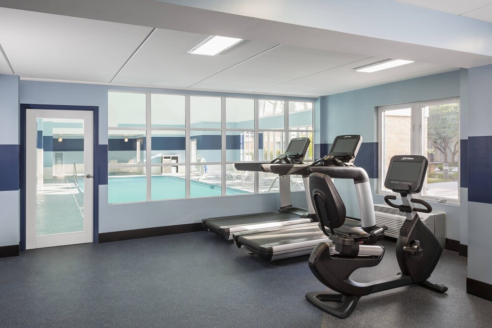 Fitness facility, Four Points by Sheraton Buffalo Grove