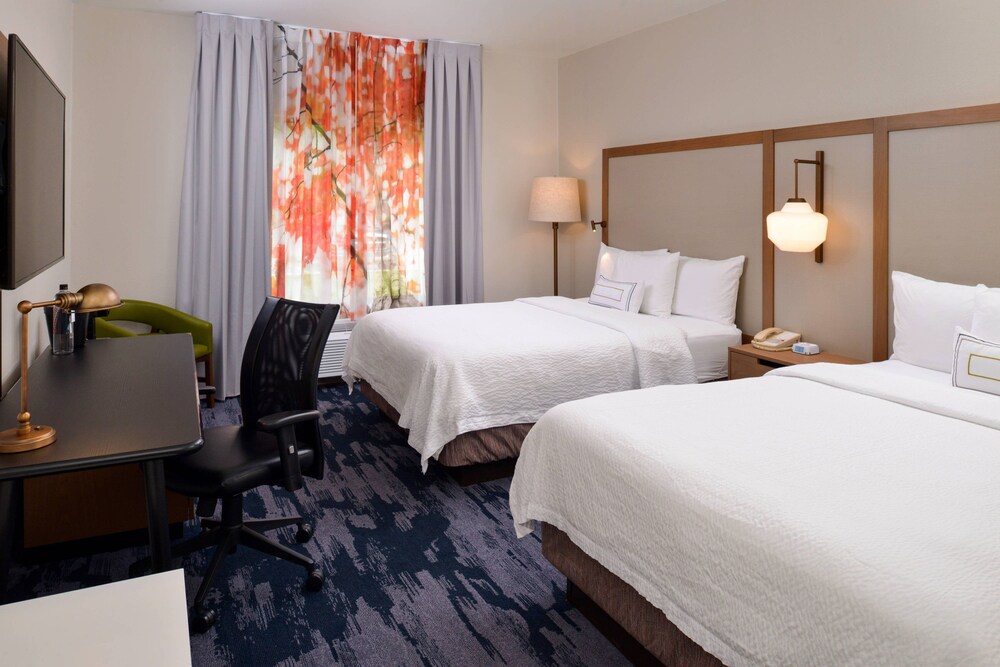 Fairfield Inn & Suites by Marriott Arlington Six Flags