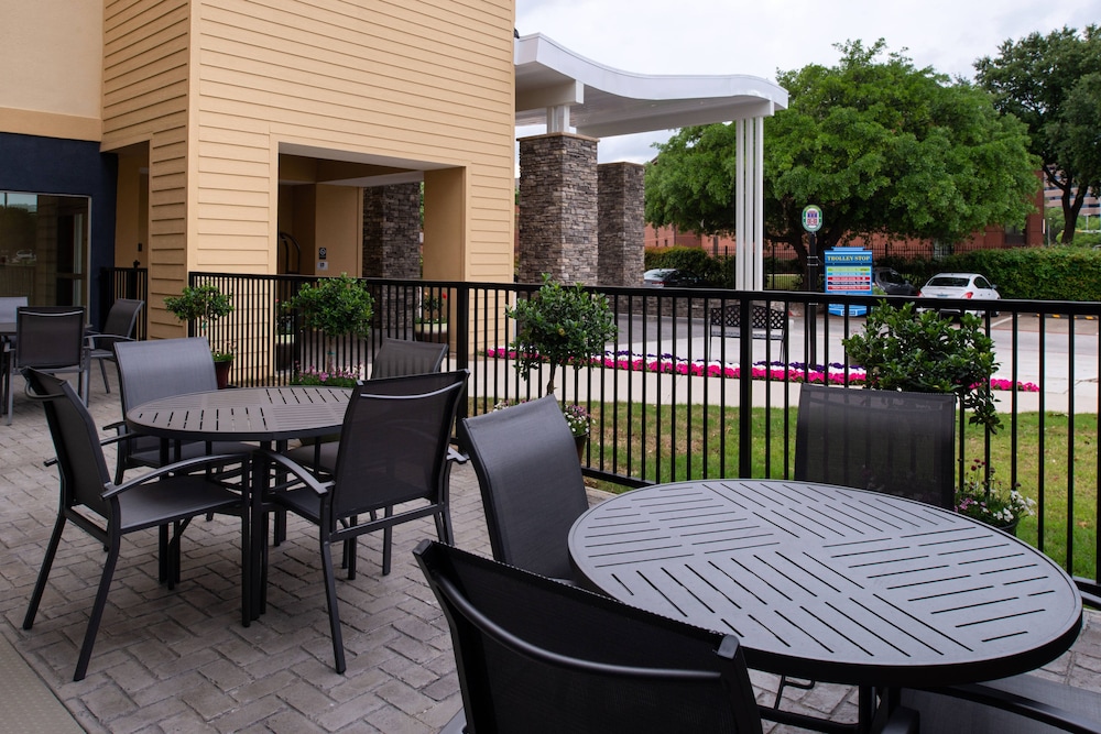 Fairfield Inn & Suites by Marriott Arlington Six Flags