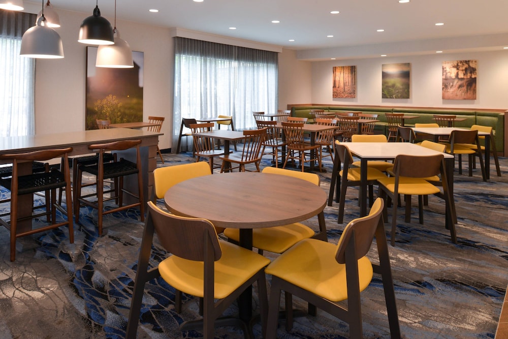 Fairfield Inn & Suites by Marriott Arlington Six Flags