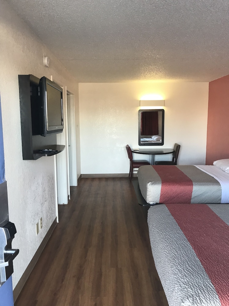 Room, Econo Lodge